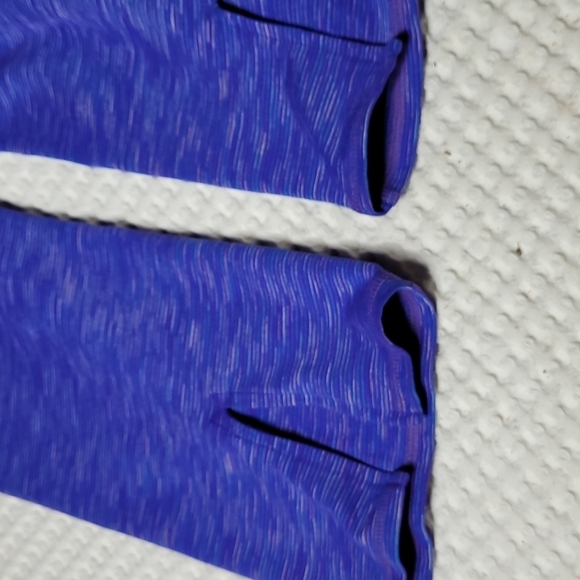 Athleta * Power-Up* Capris* Blue/Purple/ Sz S - Picture 3 of 4
